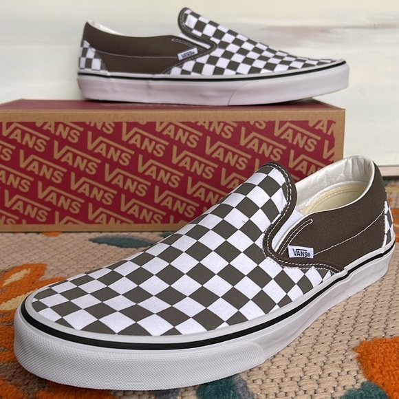 Vans WMNS Classic Slip-On Color Theory Checkerboard•
VN000BV29JC
Sneakers - Picture 2 of 16